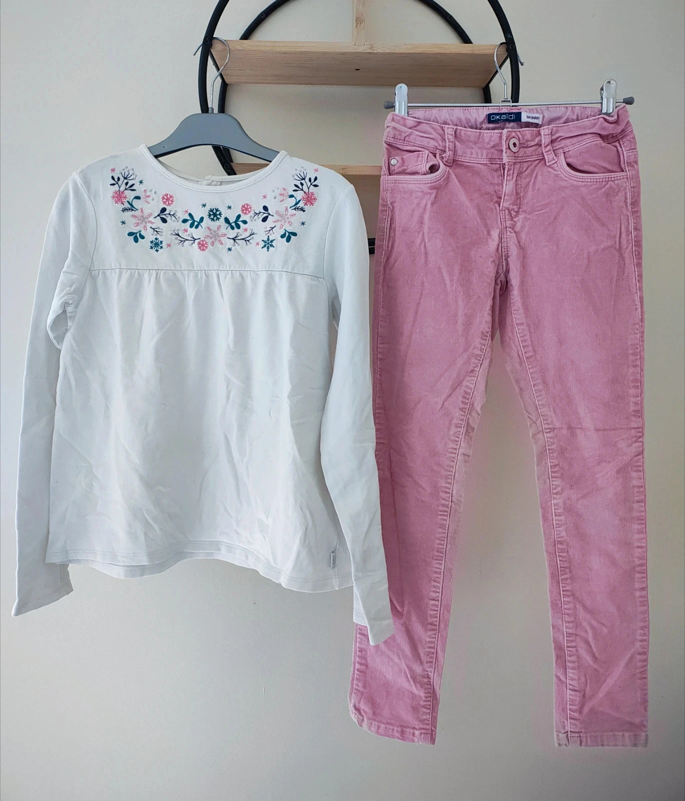 9-10 Ans ensemble Teeshirt épais sergent major (10 a) et pantalon côtelé Okaïdi (9 ans)
